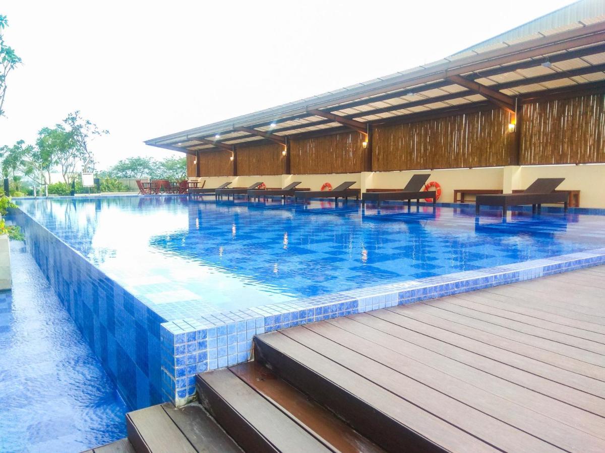 Apartemen Modern Style At Azalea With View By Travelio