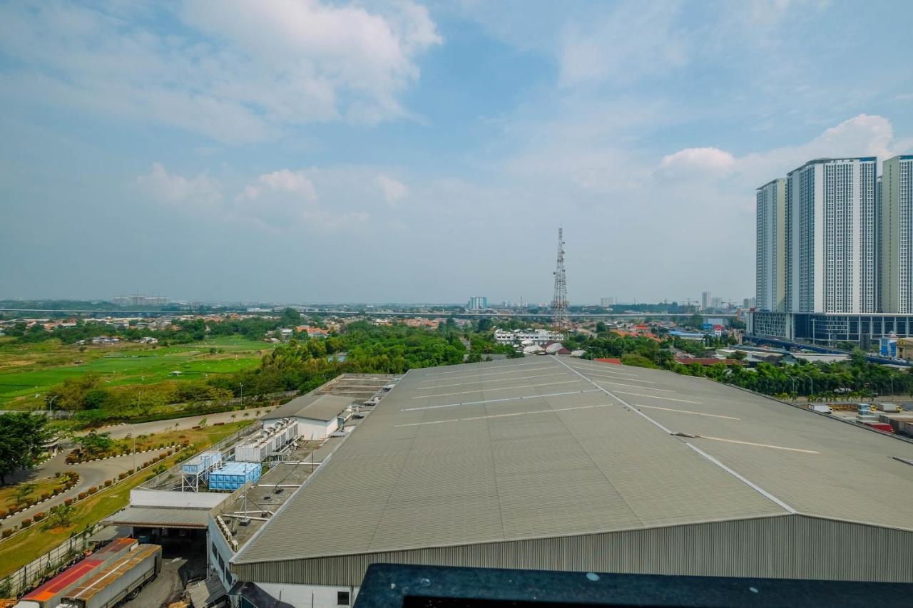 Apartemen Modern Style At Azalea With View By Travelio Bekasi
