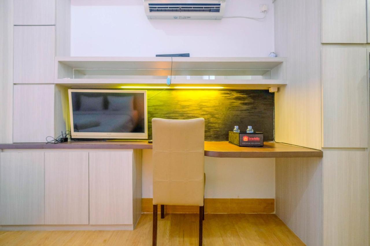 Apartemen Modern Style At Azalea With View By Travelio Bekasi