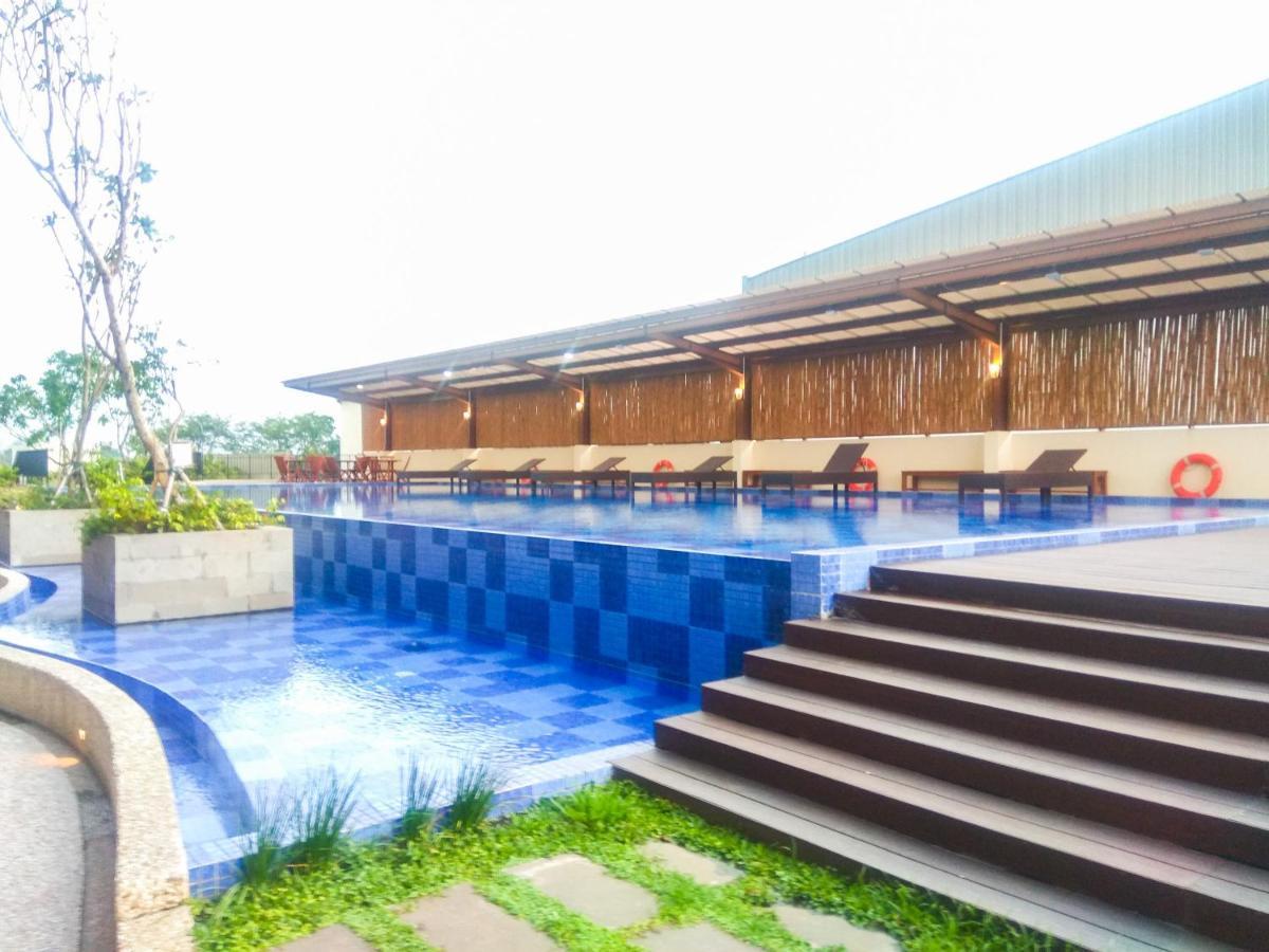 Modern Style At Azalea With View By Travelio * Bekasi
