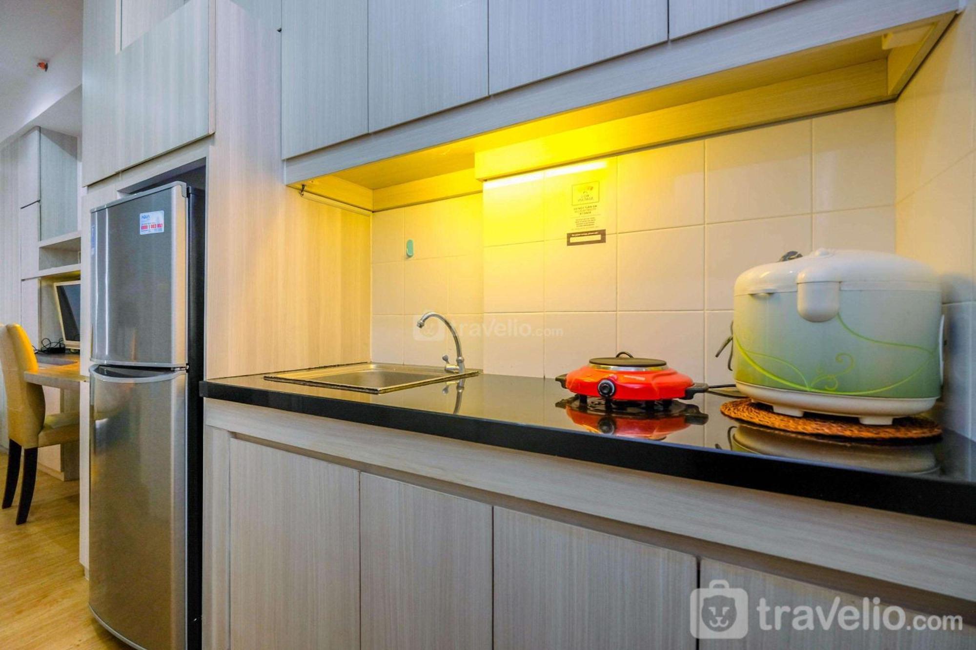 Modern Style At Azalea With View By Travelio Bekasi