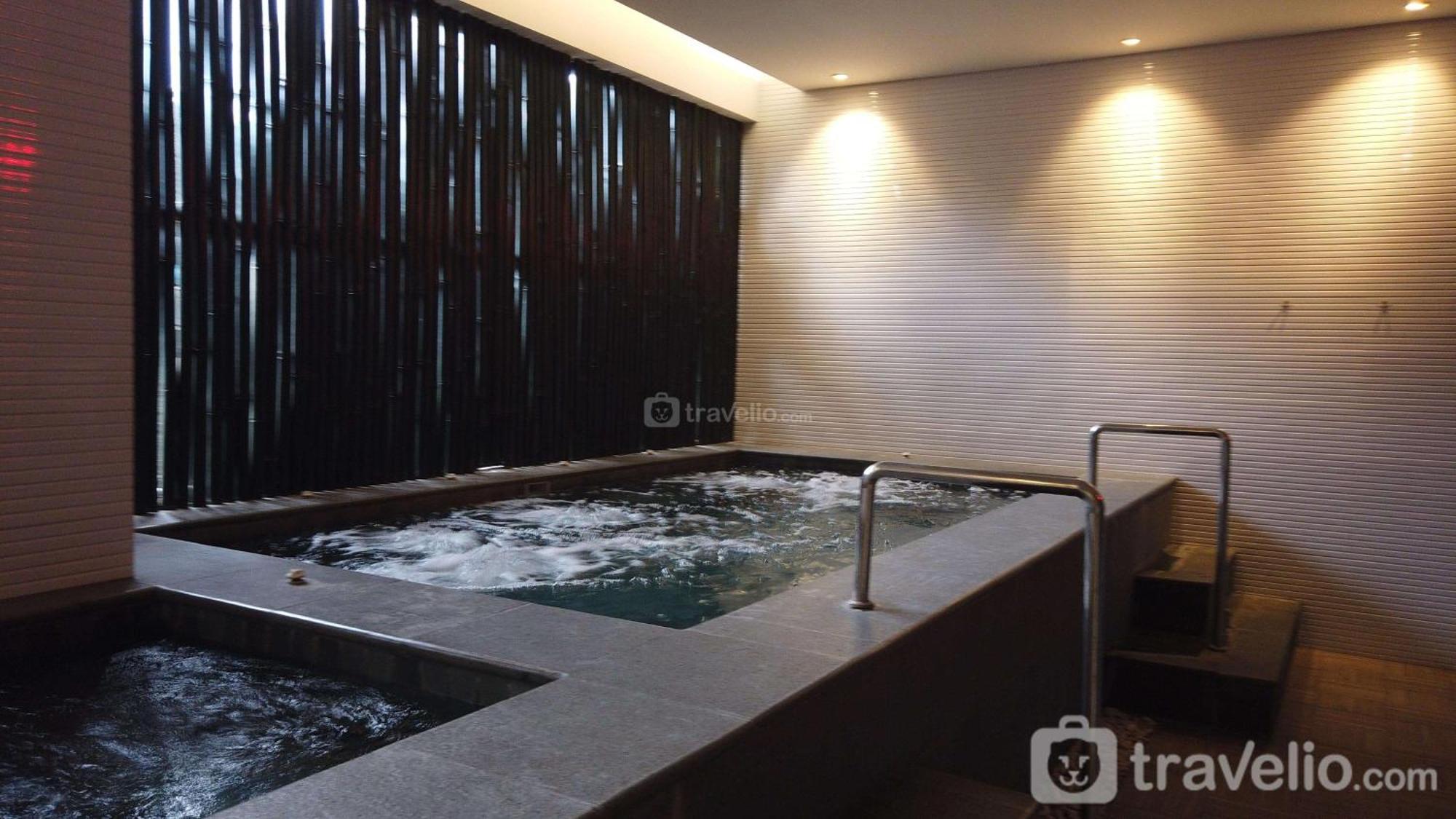 Modern Style At Azalea With View By Travelio Bekasi