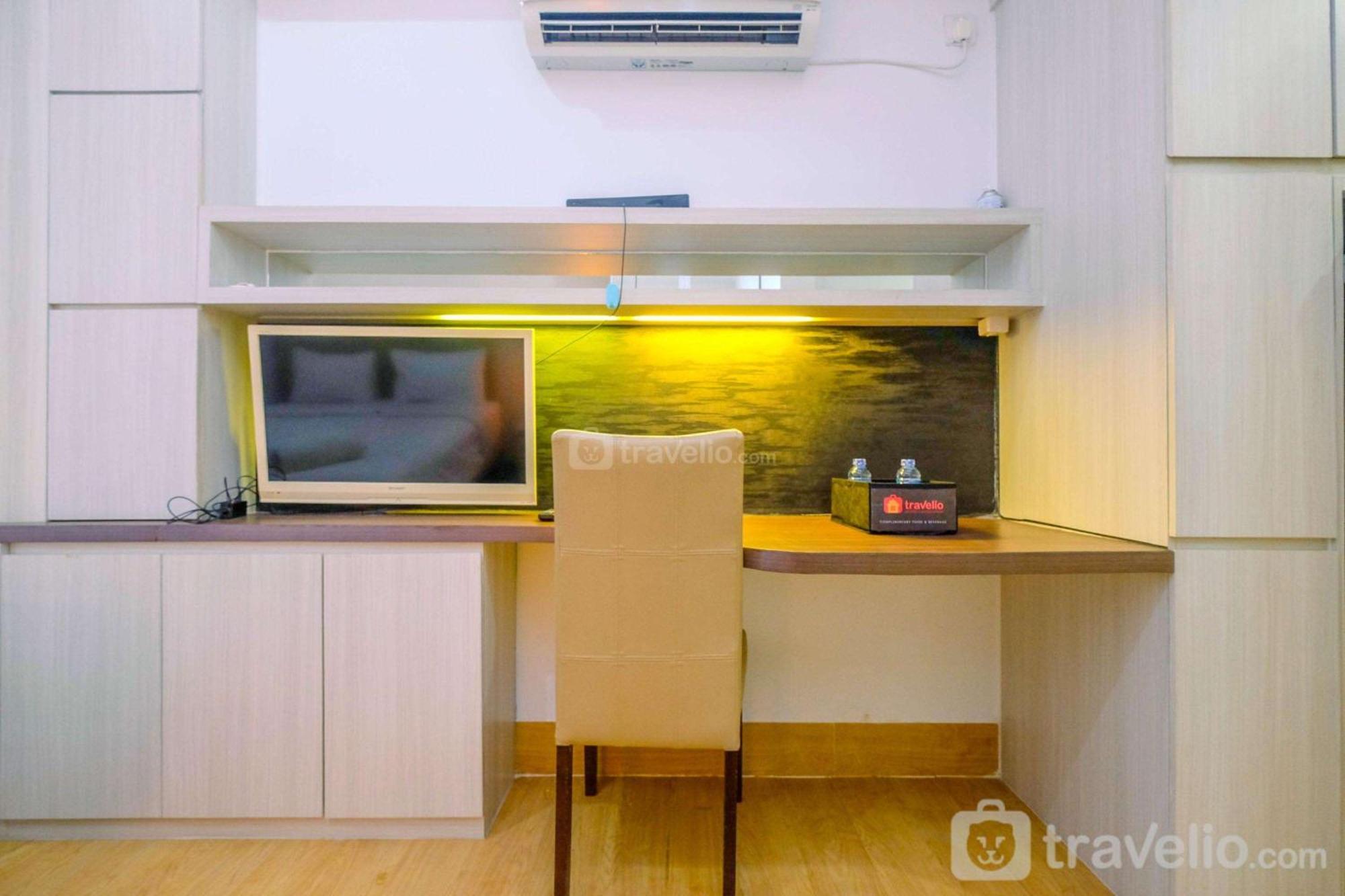 Modern Style At Azalea With View By Travelio Apartemen Bekasi