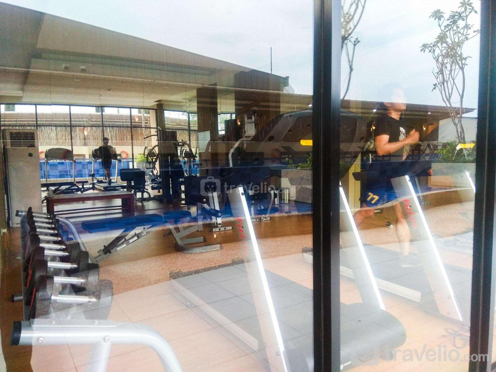 Modern Style At Azalea With View By Travelio Bekasi